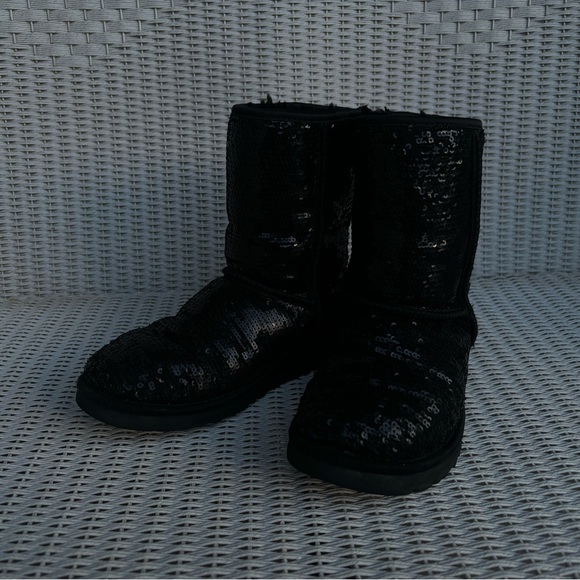 Black Sparkly Sequence Ugg Boots size 7 - Picture 1 of 7